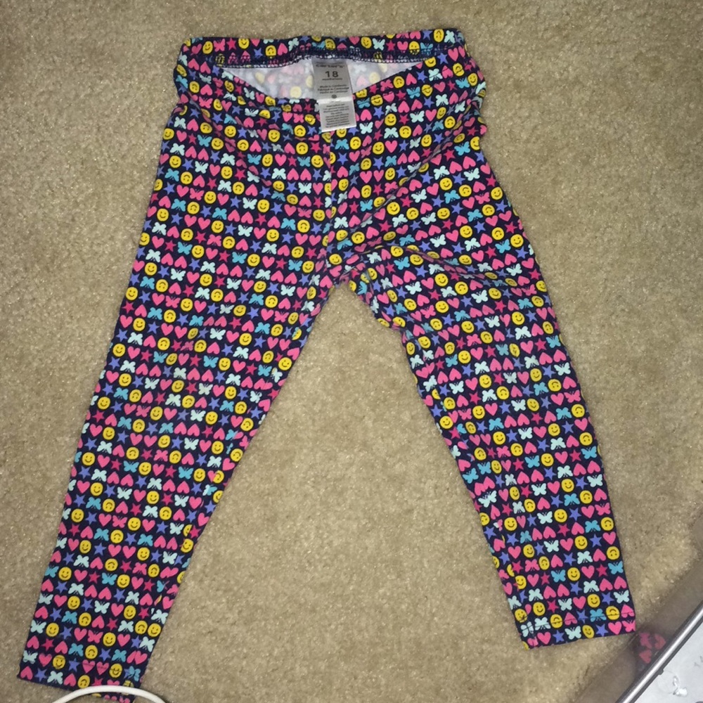One day sale ππBundle of graphic leggings & Tees - Picture 6 of 6